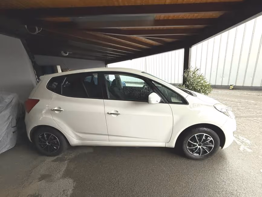 Hyundai ix20, Haftpflichtschaden · Parkplatz-Rempler: Gesamtansicht