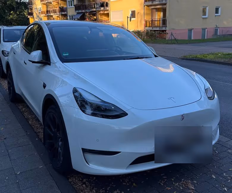 Tesla Model Y Long Range — Schadenbild aus dem Gutachten — Bild 1 von 4