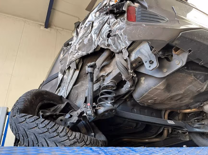 Toyota Yaris Y20 — Schadenbild aus dem Gutachten — Bild 3 von 4