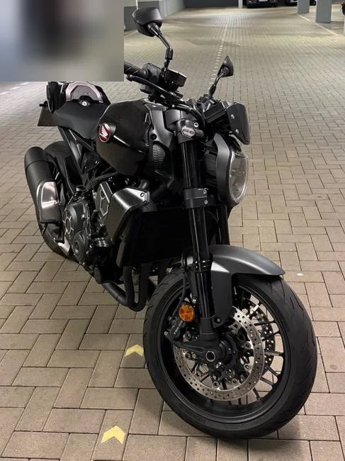 Honda CB 1000 R, Haftpflichtschaden · geparkt umgestoßen: Gesamtansicht